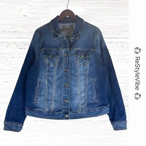 TORRID Women’s Size 2 2X 18-20 Denim Jean Jacket Coat Trucker Style Stretch